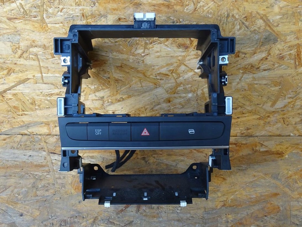 фото №10, Audi a3 8p рамка корзина радио навигации переключатели панель 2 din 8p0858005d