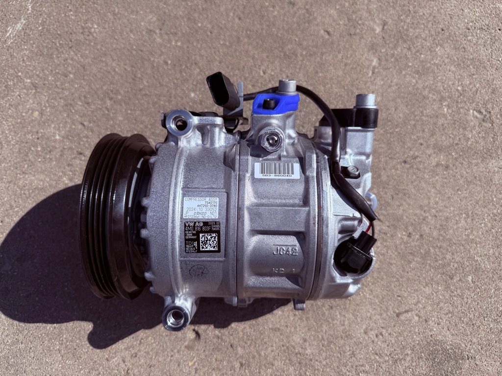 фото №1, Audi q7 q8 4m0816803f компрессор кондиционер....