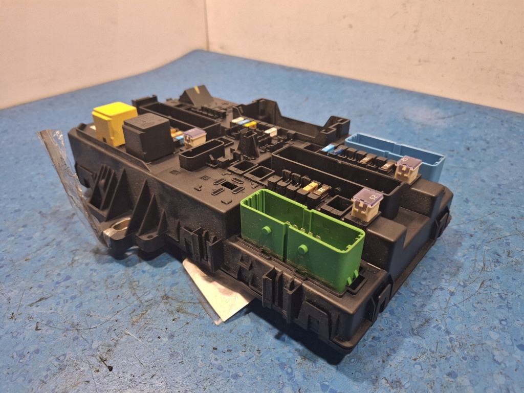 фото №1, Opel astra h 1.6 коробка запобіжників 13220831