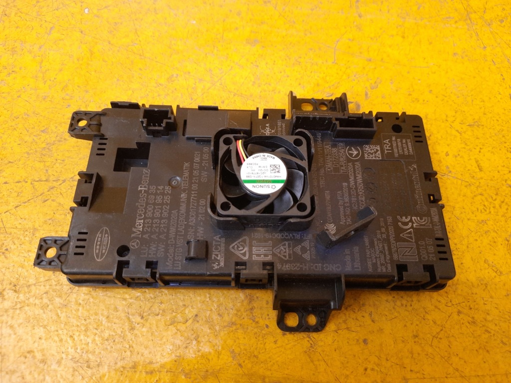 Купить Mercedes w257 w238 модуль telematic a2139006935