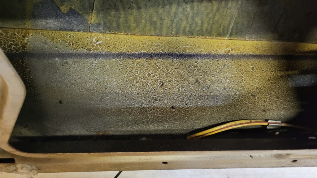 Дверь левое  задняя mercedes w123 универсал Киев