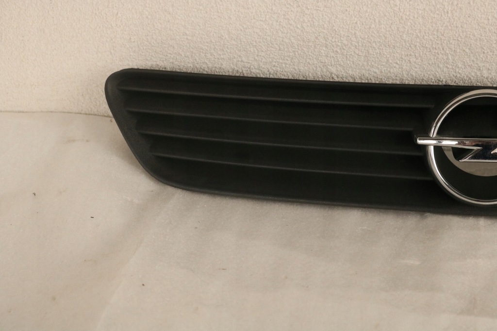 Opel astra g решётка радиатора решётка радиатора 90588120 , Доставка