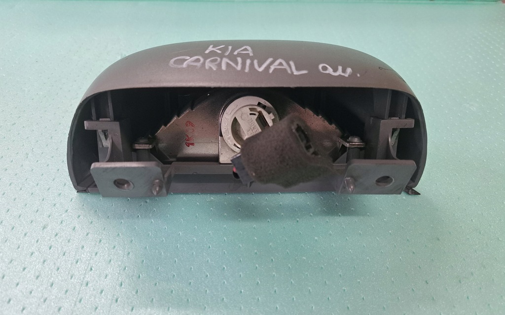 фото №4, Kia carnival третий свет стоп стоп-сигнал
