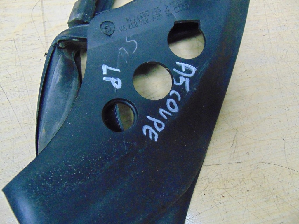 фото №9, Рамка прокладка скло двері ліва перед audi a5 coupe 8t0837911g