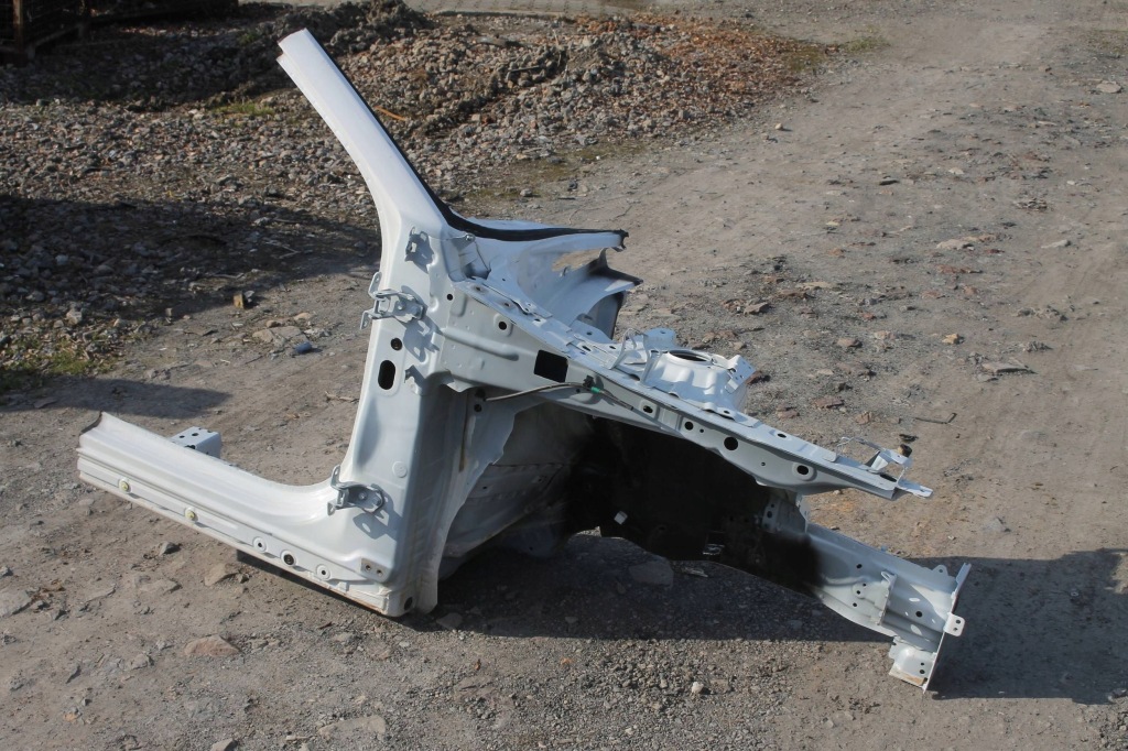 Четвертина права передня фартух поріг стійку  правий перед mazda cx-30 19- Ціна