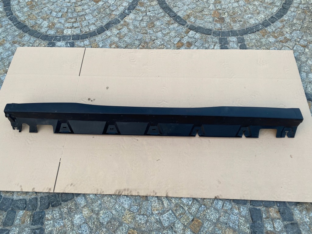 Купить Mercedes 254 glc amg молдинг порог левая 2546984700 оригинал