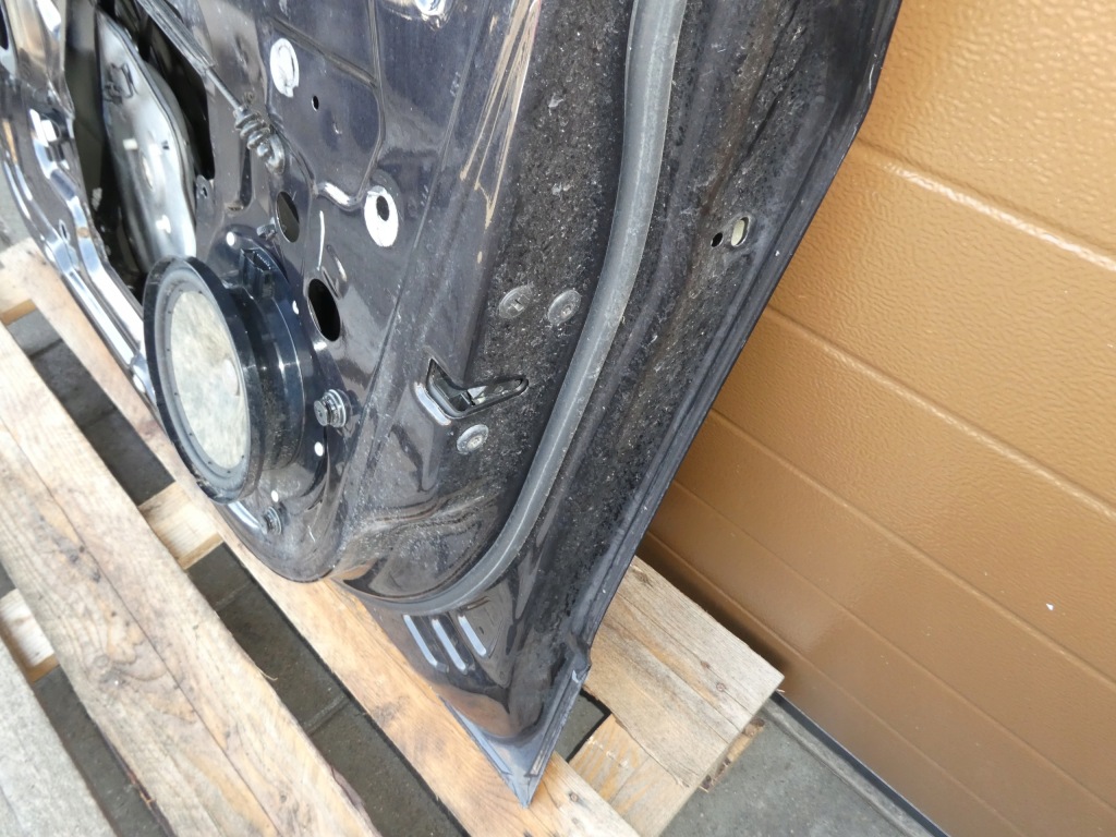 фото №13, Дверь правый перед чёрные skoda superb ii