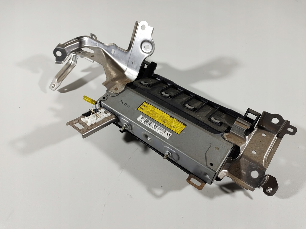 фото №14, Lexus is300h 13r подушка колінна подушка безпеки uk