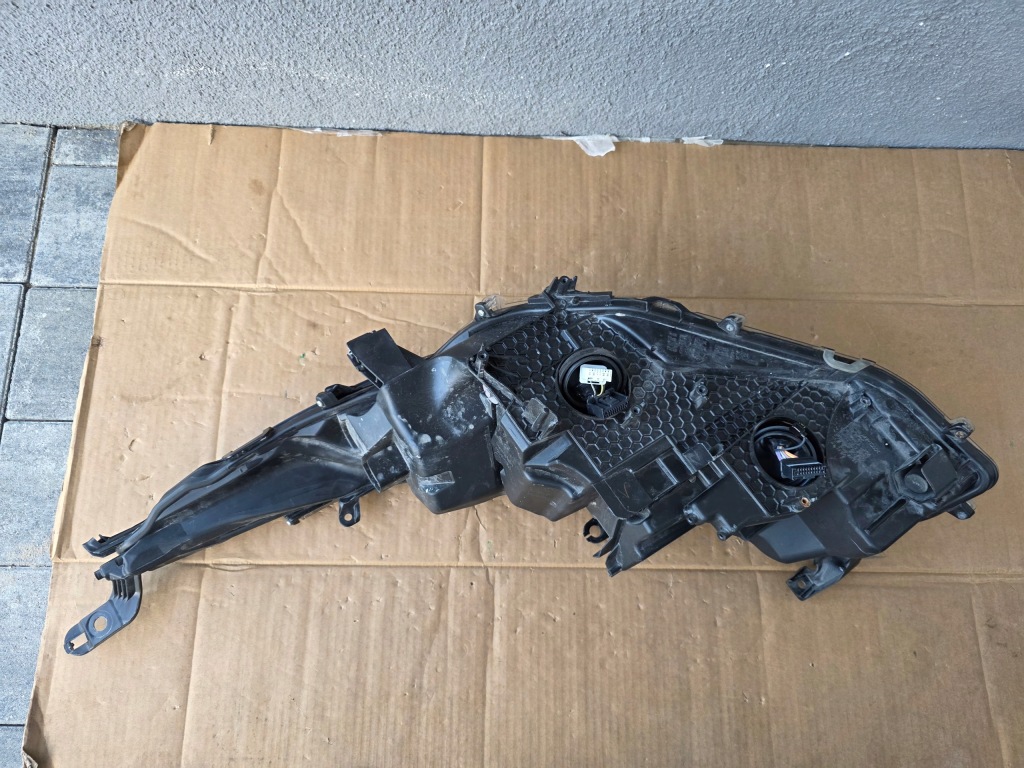 фото №5, Лампа права toyota prius prime 2017- full led