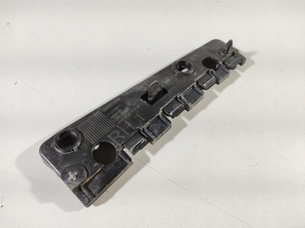 фото №6, Volvo v60 18r- напрямна кронштейн праве