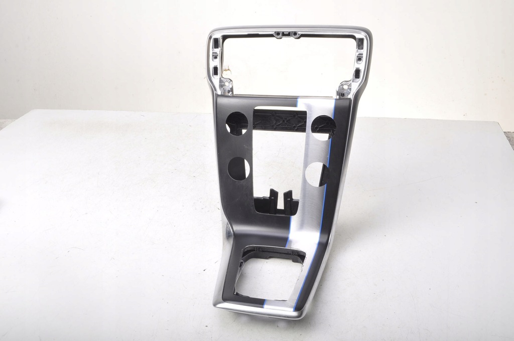 фото №3, Volvo v40 ii рамка радио консоли rdesign