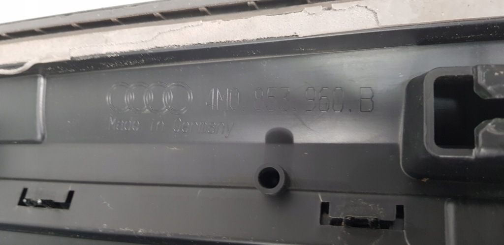 Купити Audi q7 4m0 накладка дверей правий передні  4m0853960b