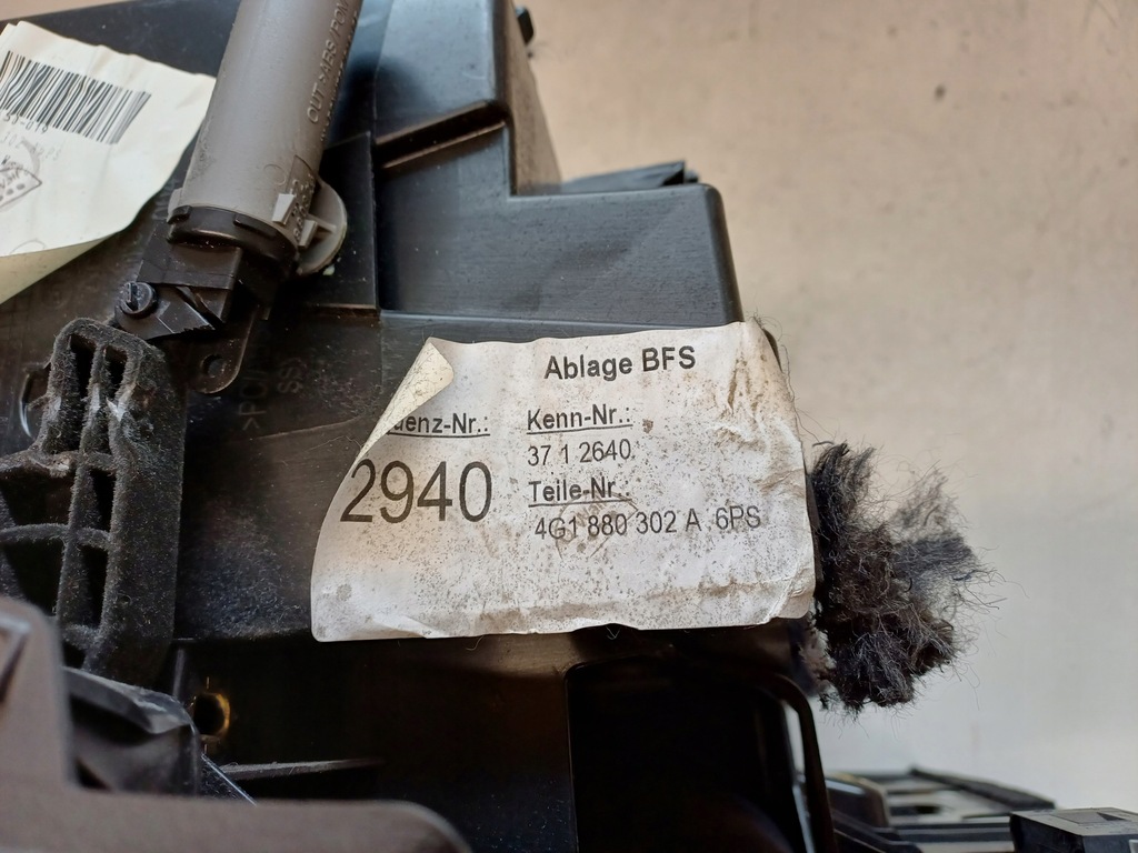 фото №7, Audi a6 c7 10- бардачок пасажира чорний чейнджер дисків 4g1880302a