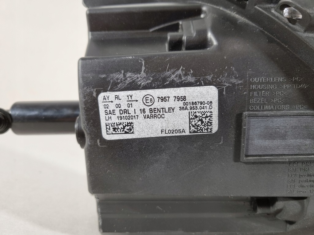 фото №16, Bentley bentayga 36a лампа ліва перед eu