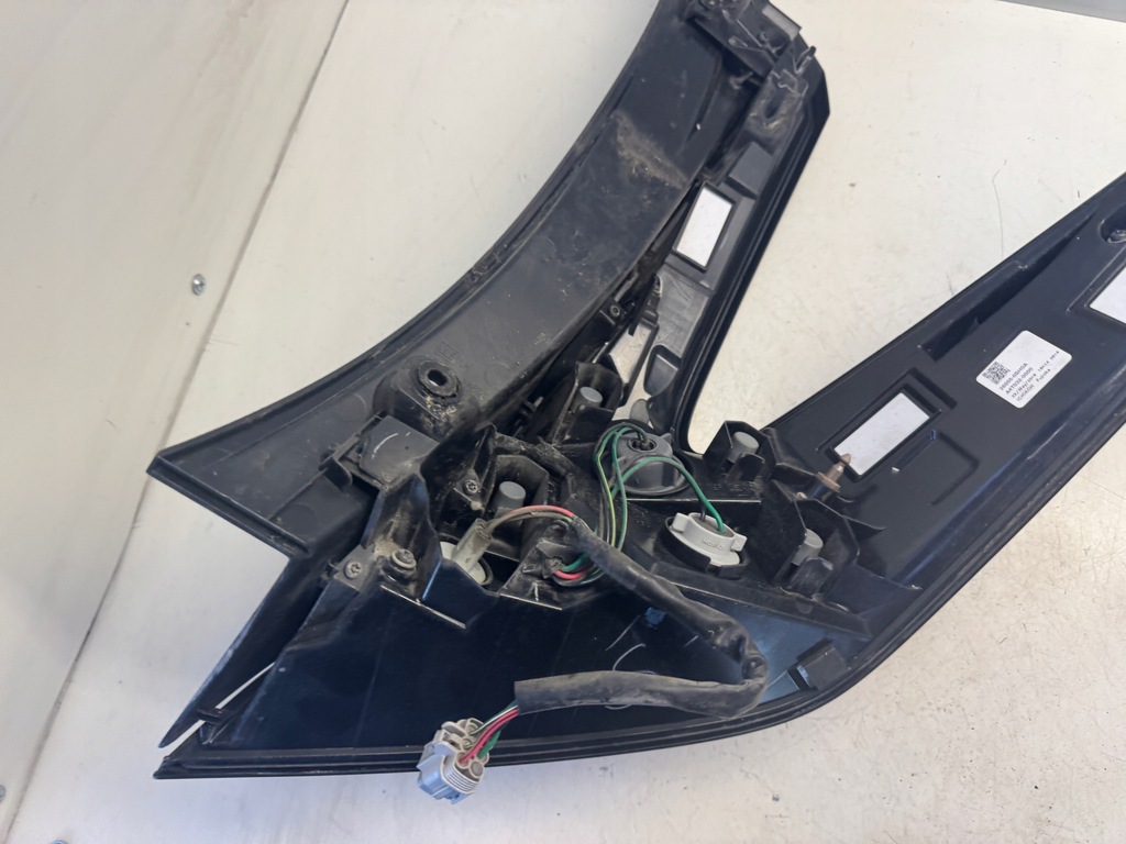 фото №11, Nissan leaf ii лампа правый задняя 26555-5sh0a