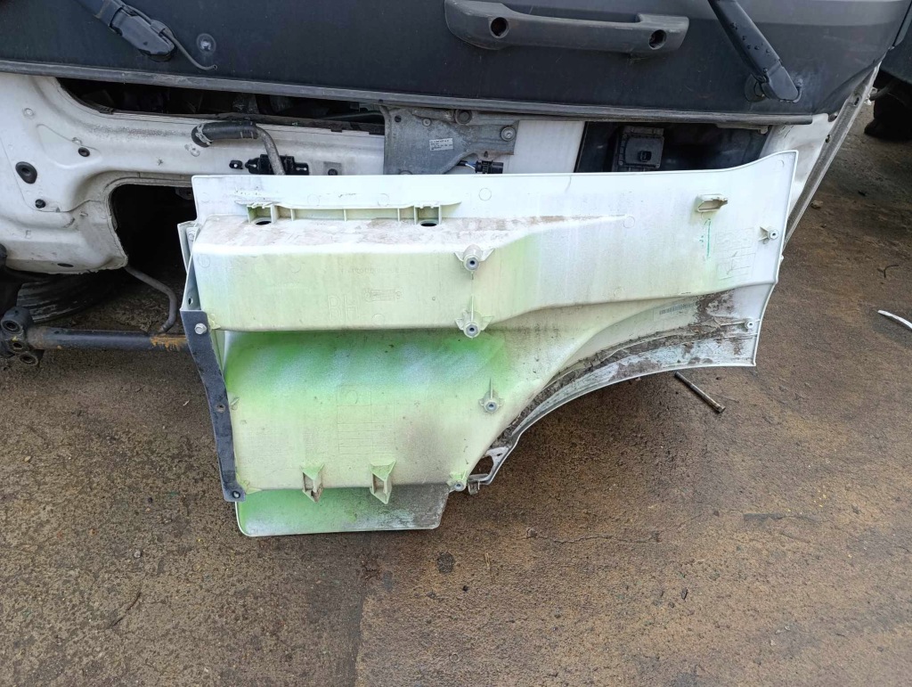 Правая подножка подножка mercedes actros mp4 в Украине