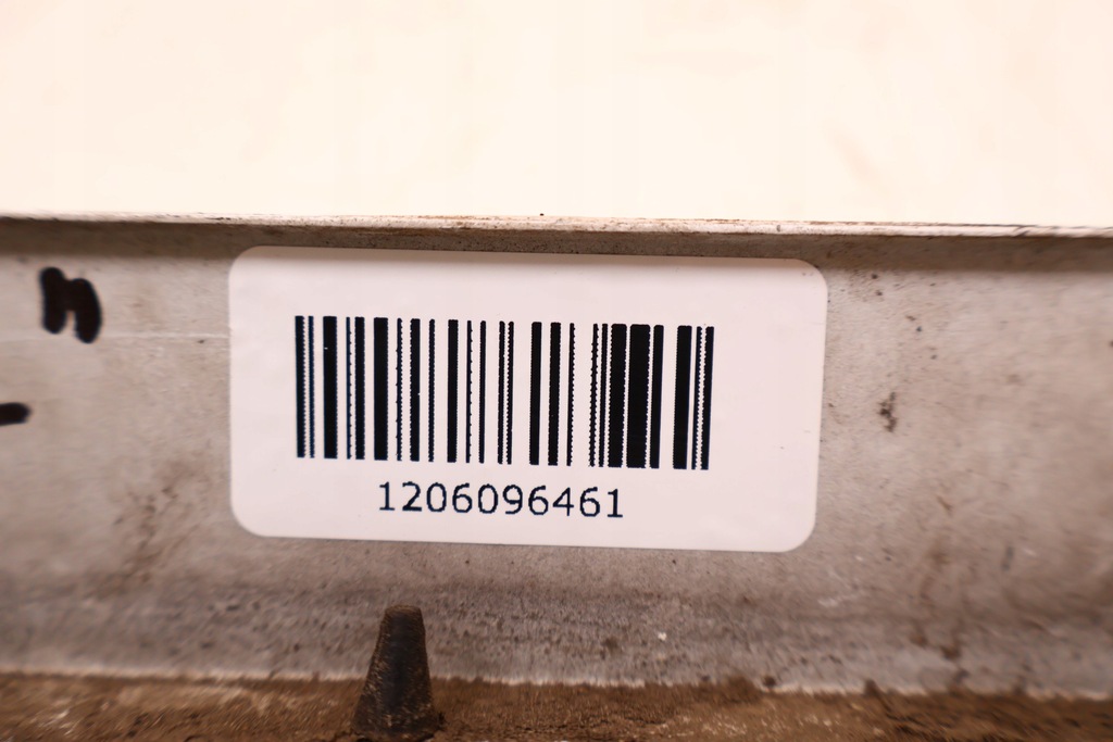 фото №8, Mercedes-benz w124 молдинг pod фара фара ліва