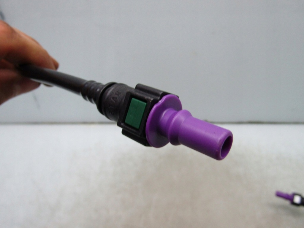 Dacia шланг топлива трубка 175061656r 17 50 616 56r оригинал Оригинал