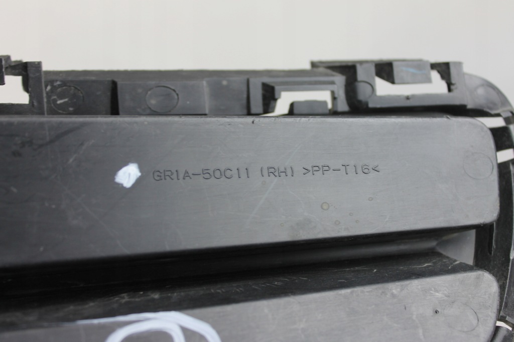 фото №6, Решётка бампера правый перед правая mazda 6 передняя