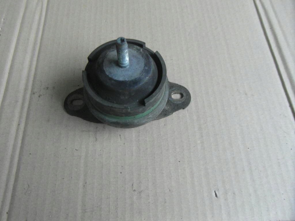 фото №4, Кронштейн подушка двигуна коробки peugeot 407 3.0 v6