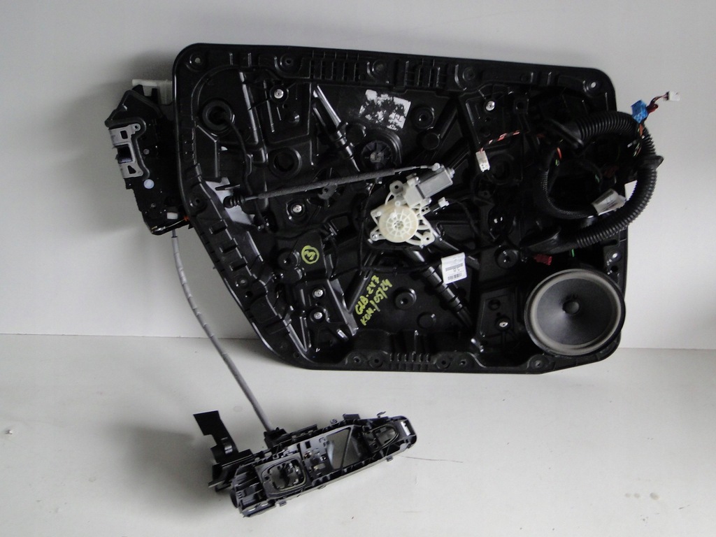 фото №13, Mercedes glb x247 247 вкладыш дверь передние левая подъемник замок динамик