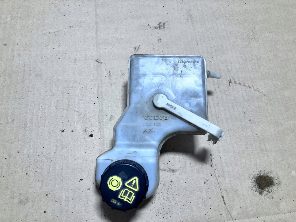 фото №2, Бак жидкость тормозной volvo v40 ii