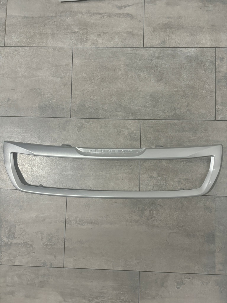 фото №1, Peugeot partner ii lift 2015- решётка радиатора рамка решетка бампера перед 9810964777