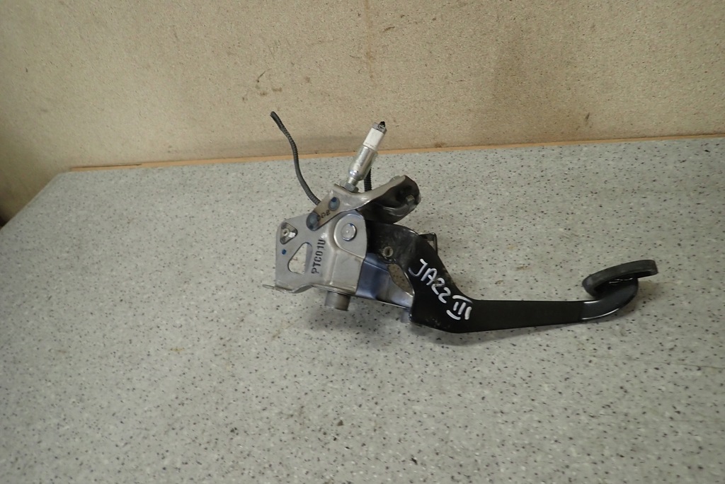 фото №1, Honda jazz iii 08- 14 педаль сцепления