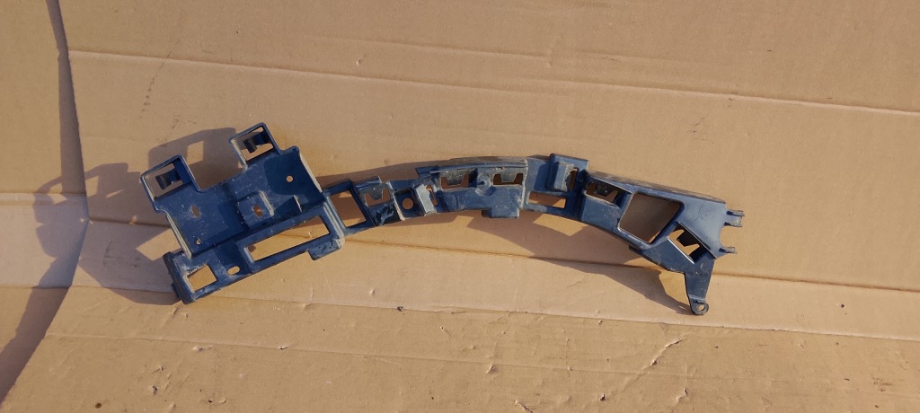 фото №1, Направляющая кронштейн передний левый proace jumpy expert combo 18- 9816768880 oryg