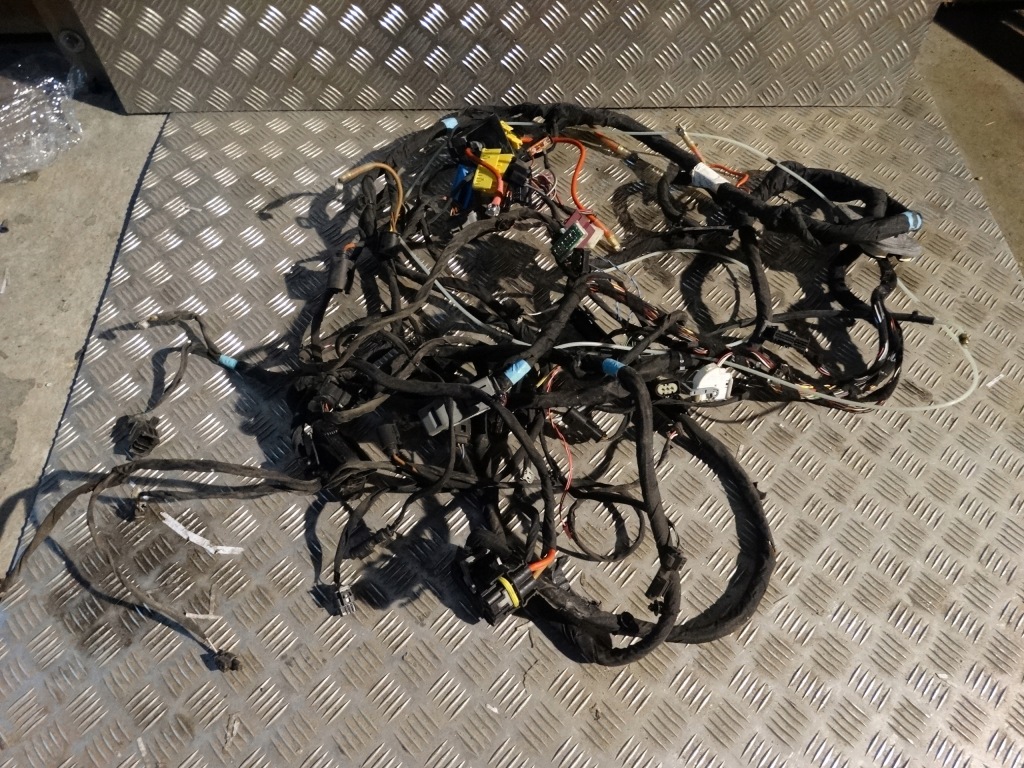 фото №1, Електропроводка відсік двигуна mercedes gls w166 1
