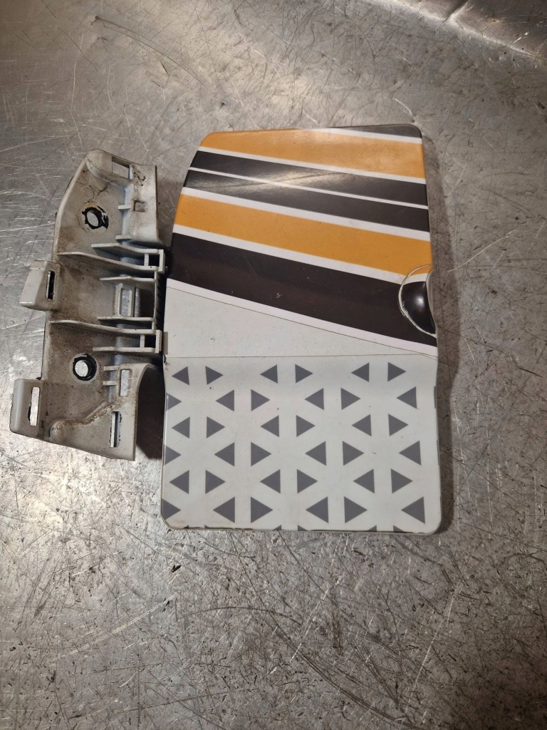 фото №1, Renault trafic ii x83 2009 крышка заливной топлива