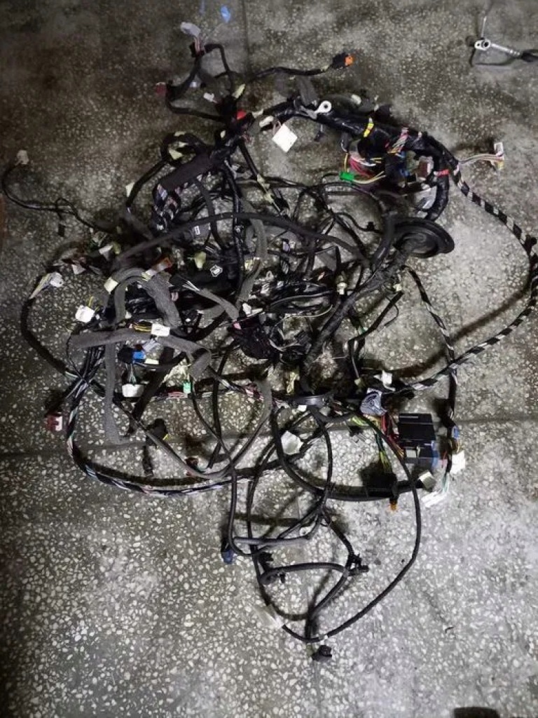 фото №1, Электропроводка dacia sandero ii lift 19r 0.9 tce