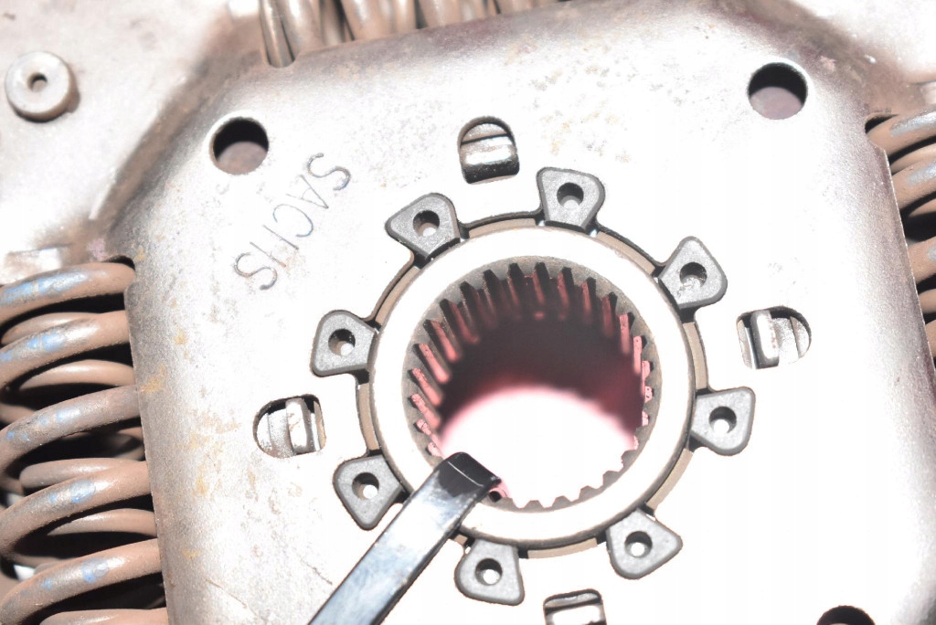 фото №4, Зчеплення диск притиск 3082000797 vw polo 5 v 6r 1.2 12v 70 km 09-15