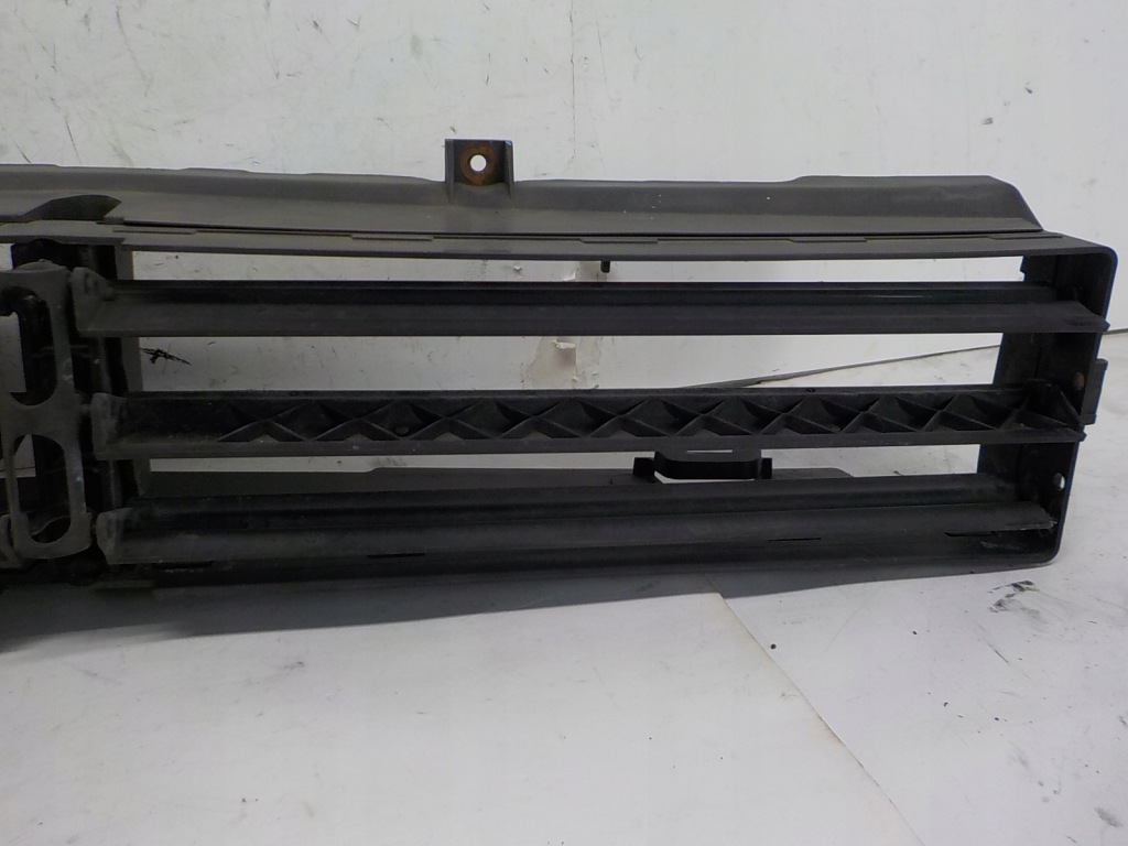 Купити Opel astra j впуск повітря повітропровід жалюзі 13309431