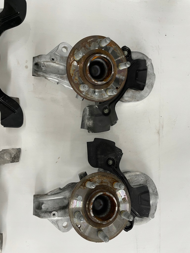 фото №3, Поворотный кулак ступица corvette c8