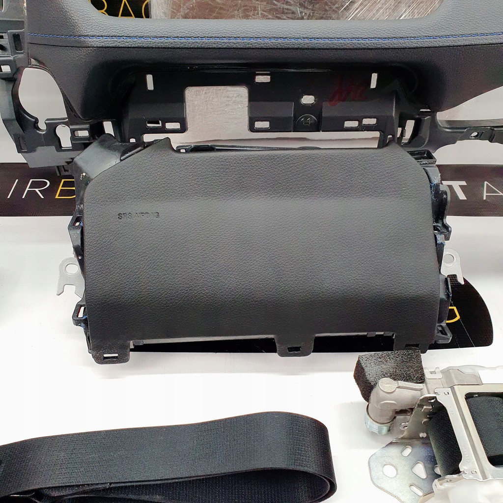 фото №7, Rav4 панель приладів консоль подушки безпеки ремені подушка безпеки stare повернення