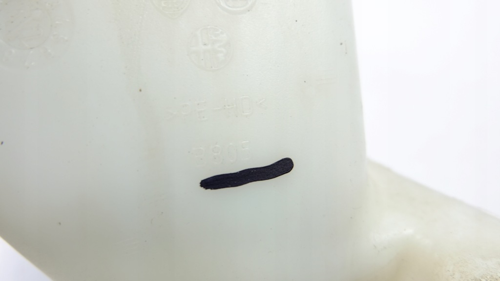 Alfa romeo giulietta бак омивача Доставка