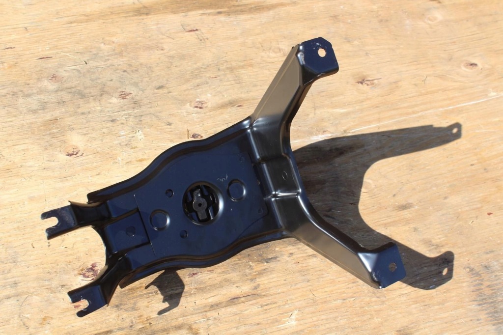 фото №1, Кронштейн / кронштейн audi a4 s4 b9 2017