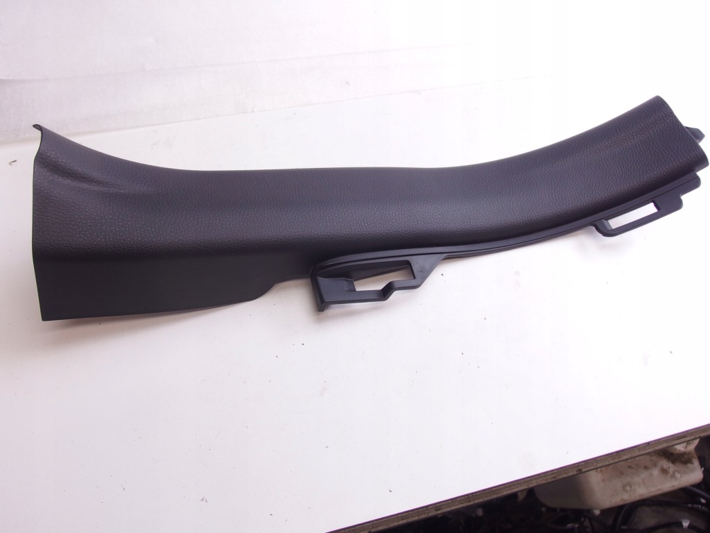 Купити Toyota yaris cross рестайлінг  молдинг поріг поріг внутрішня правий задній