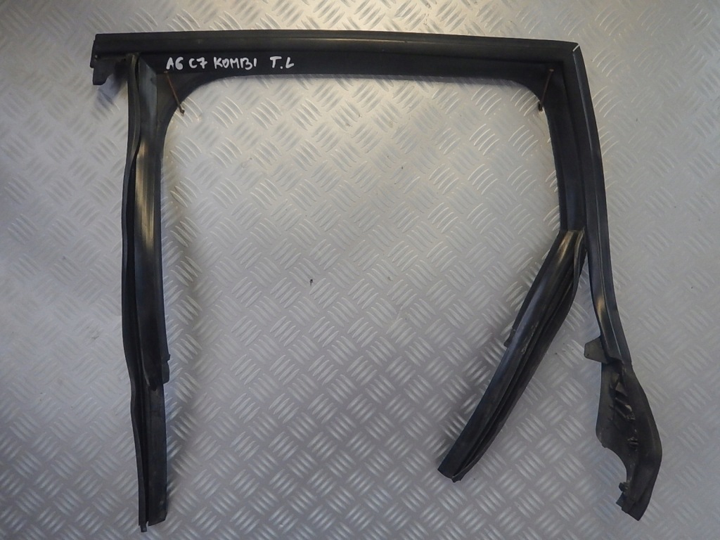 фото №1, Audi a6 c7 kombi левая прокладка дверь задняя