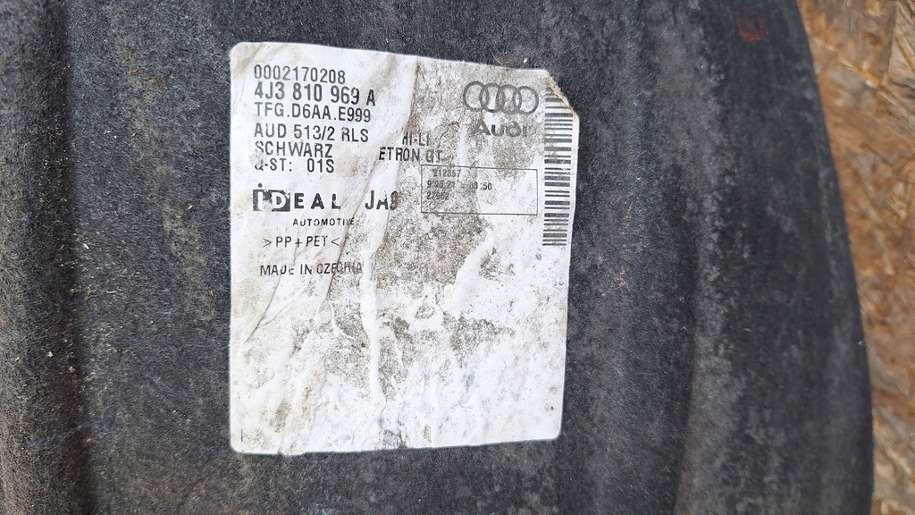 фото №5, Подкрылок левая задняя 4j3810969a audi e-tron gt