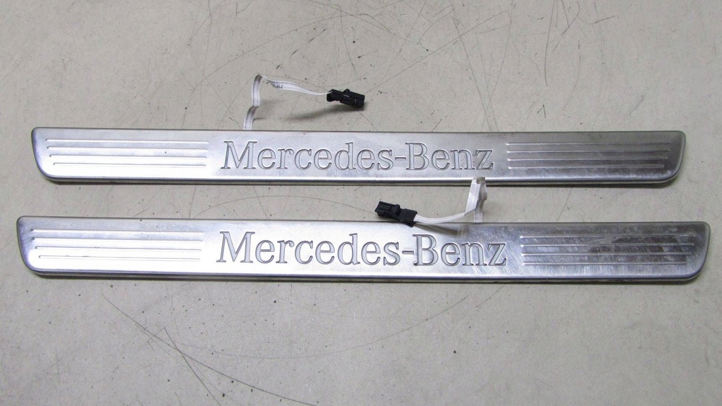 фото №1, Mercedes gla x156 молдинг накладка порог перед kpl a2466805400