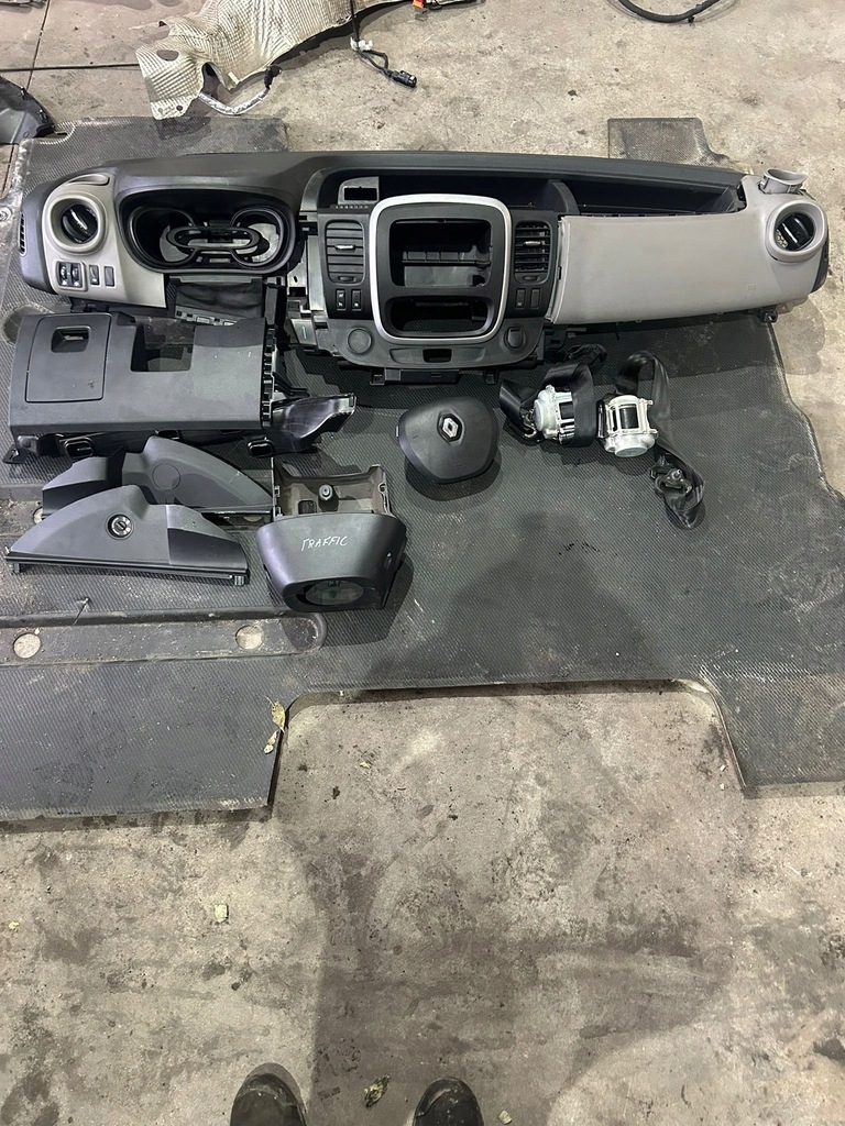 фото №1, Консоль панель приладів приладова renault trafic iii