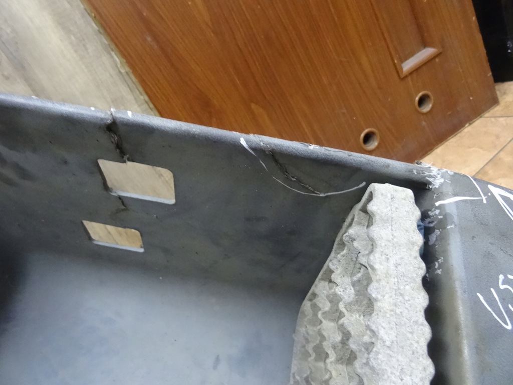 фото №7, Iveco eurocargo 150e23 подкрылок подножка правый