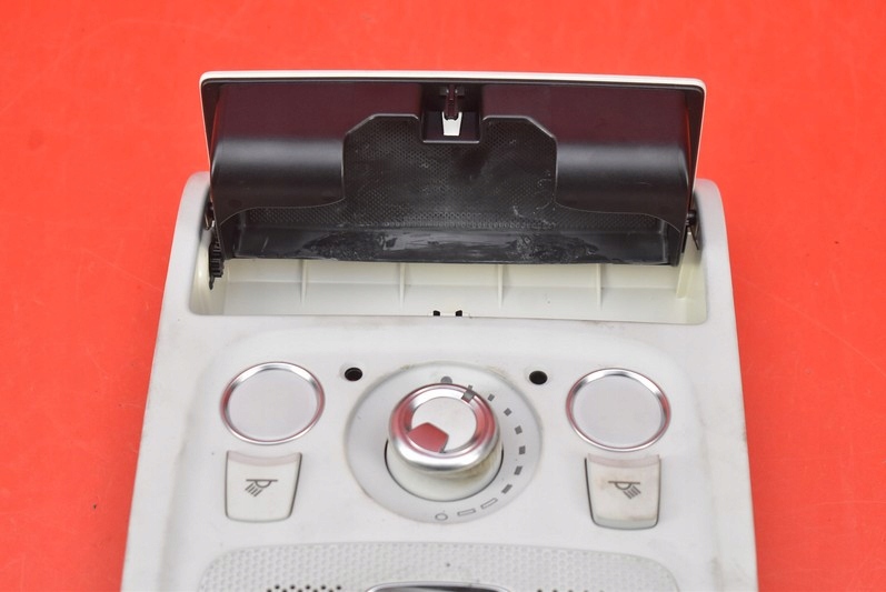 фото №2, Лампа освещение салона audi a4 b8 09r