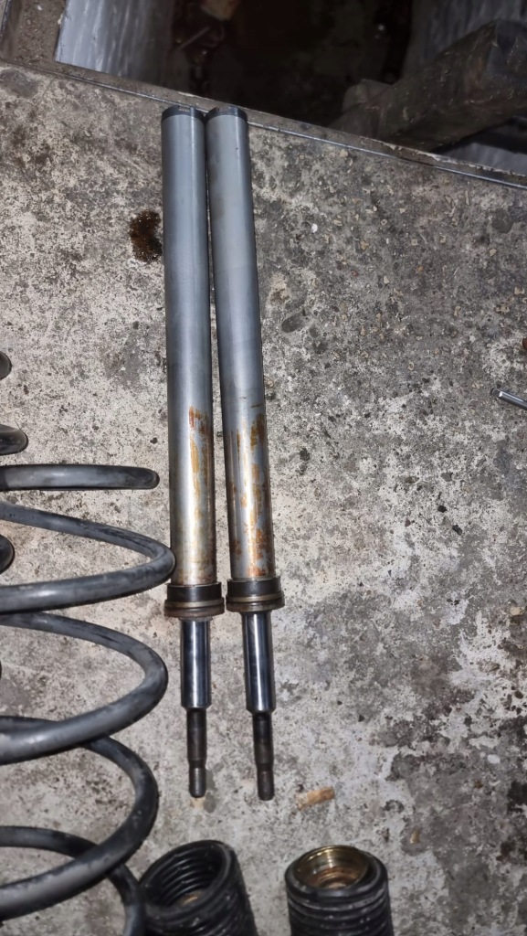 фото №1, Амортизатор перед левый правый bmw 8 e31