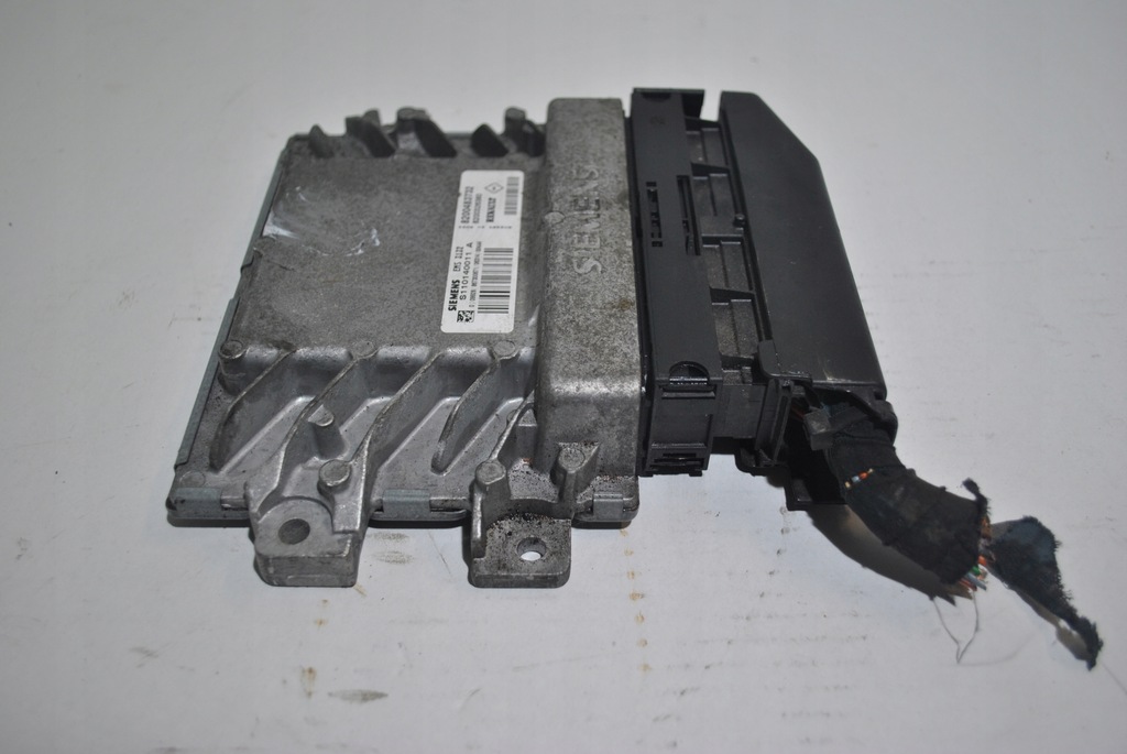 фото №7, Бортовий комп'ютер двигуна dacia logan i 8200483732