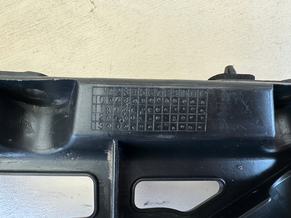 фото №8, Peugeot 5008 i 1 направляющая кронштейн бампера правый задняя правое задние 9686247680