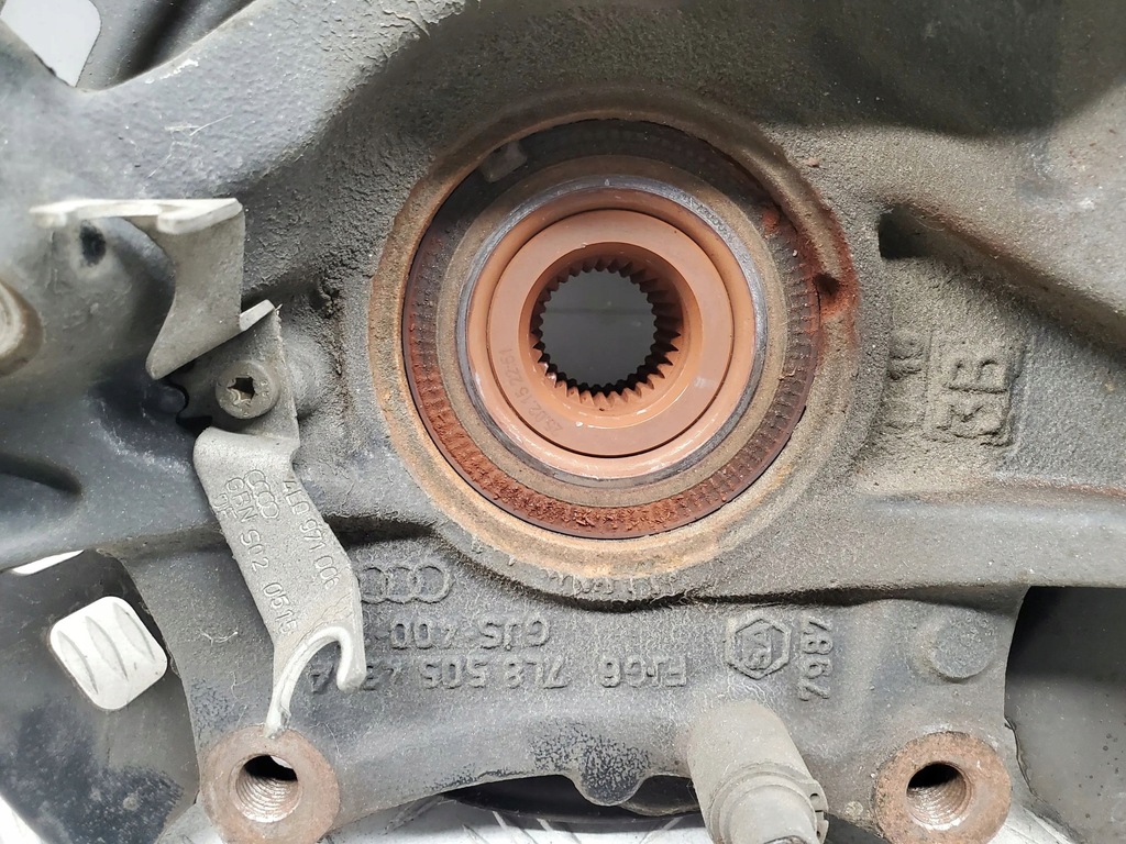 фото №9, Audi q7 4l 2015 задня сторона права ступиця колеса заднього