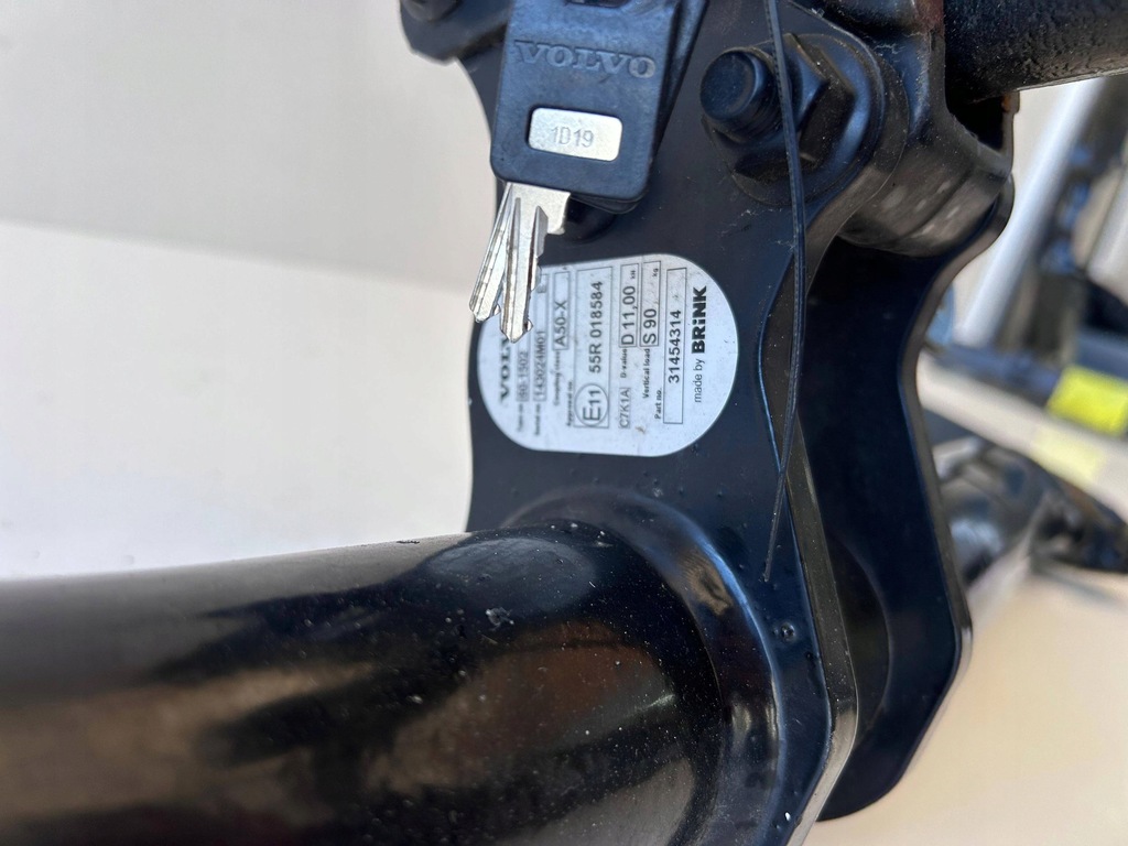 фото №8, Volvo xc60 i hak буксировочный 31454314 оригинал